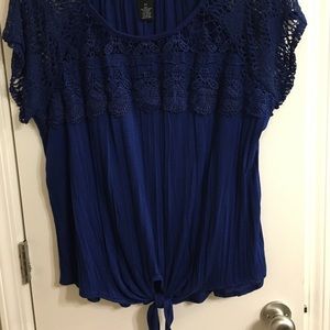 2X short sleeve blouse with front tie